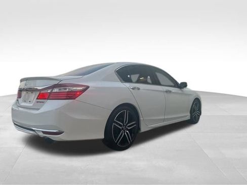 Used 2016 Honda Accord Sport image 6