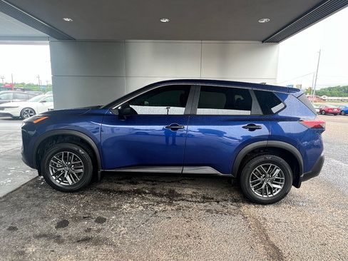 Used 2023 Nissan Rogue S AWD/4WD image 6