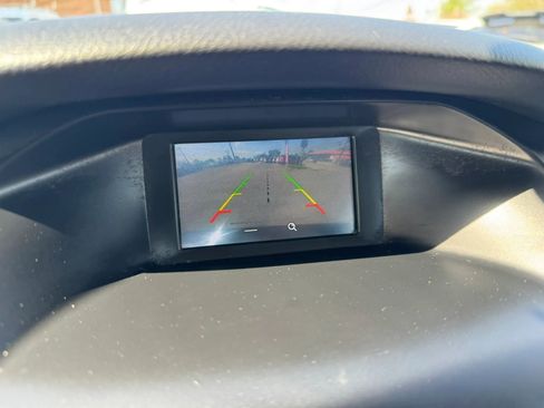 Used 2018 Ford Focus SE w/ SE Appearance Package image 43