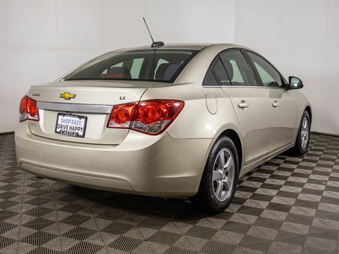 Used 2015 Chevrolet Cruze LT image 24