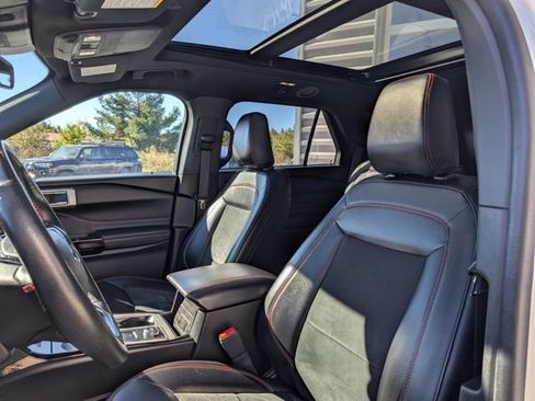 Used 2023 Ford Explorer ST-Line image 11