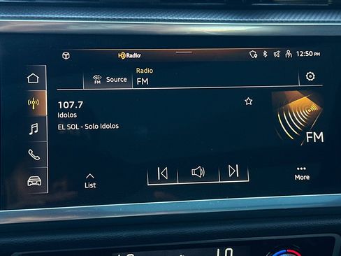 Used 2023 Audi Q3 2.0T Premium w/ Black Optic Sport Package image 18