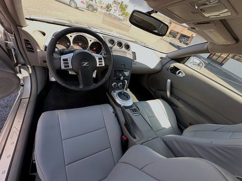 Used 2006 Nissan 350Z Touring w/ (N93) Cargo Convenience Pkg RWD image 9