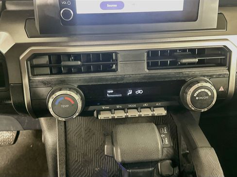 Used 2025 Toyota 4Runner SR5 AWD/4WD image 23