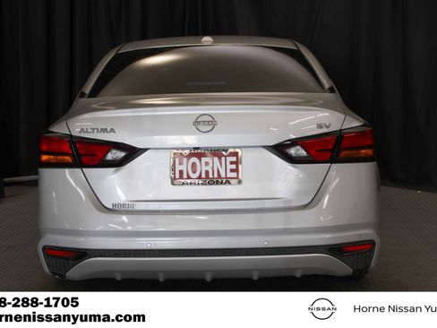 Used 2023 Nissan Altima 2.5 SV FWD image 14