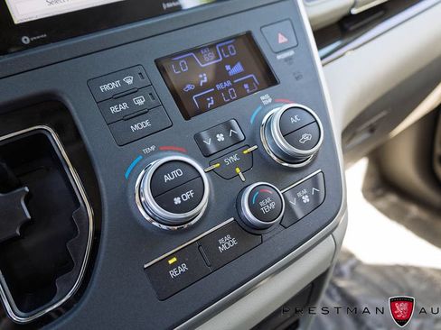 Used 2020 Toyota Sienna XLE Premium FWD image 35