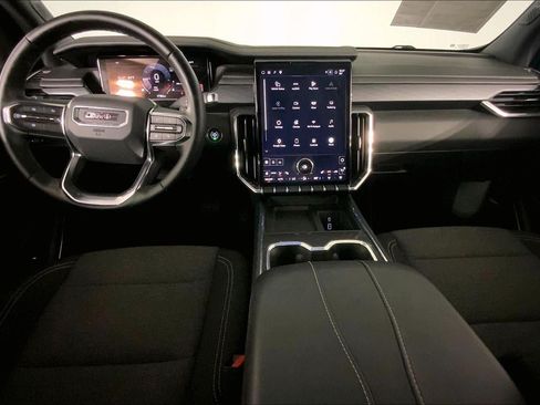 Used 2025 GMC Acadia Elevation FWD image 16