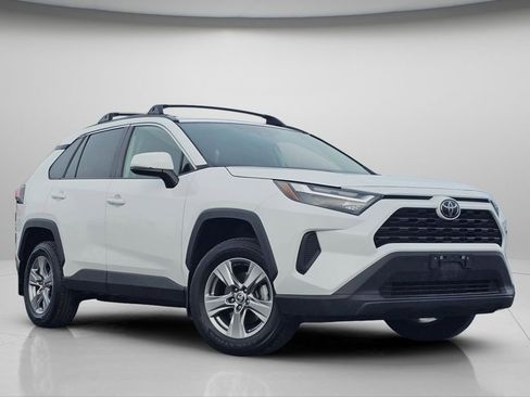Used 2023 Toyota RAV4 XLE image 2