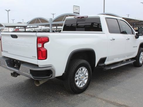 Used 2022 Chevrolet Silverado 2500 LTZ w/ LTZ Convenience Package AWD/4WD image 3