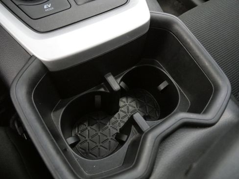 Certified 2025 Toyota RAV4 LE image 32