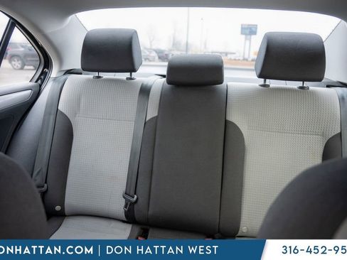 Used 2017 Volkswagen Jetta S image 16