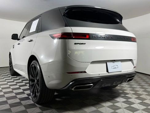 Used 2024 Land Rover Range Rover Sport Dynamic SE AWD/4WD image 4