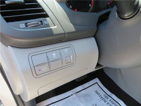 Used 2016 Hyundai Accent SE FWD image 10
