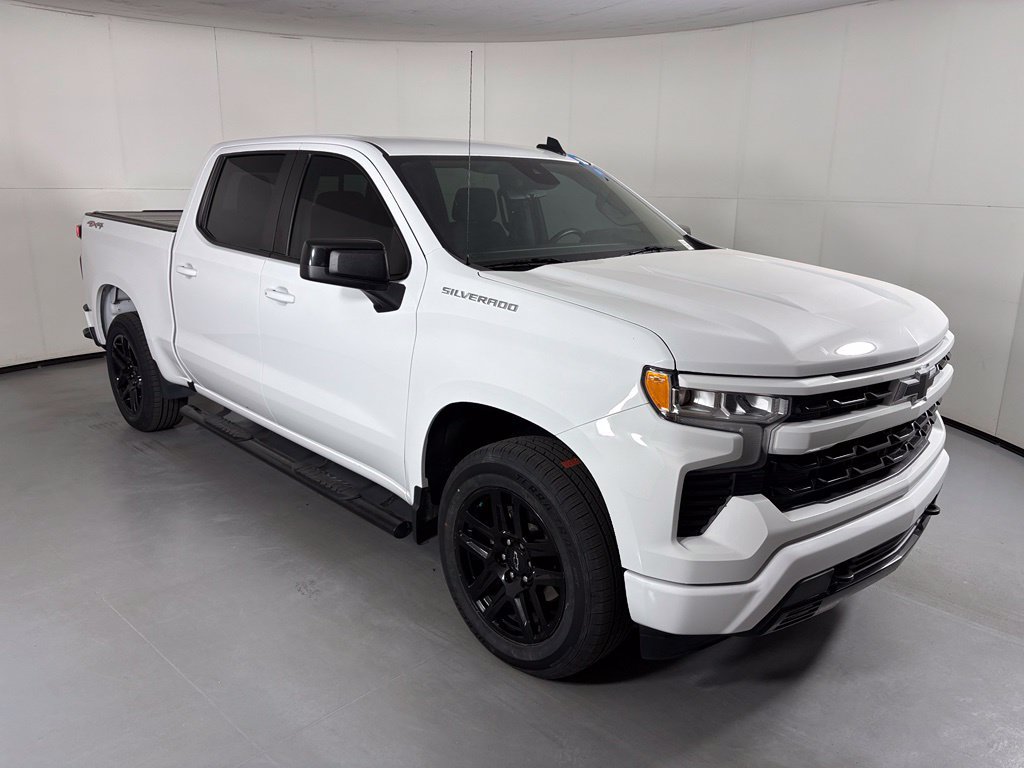 Used 2023 Chevrolet Silverado 1500 RST w/ Convenience Package II AWD/4WD image 2