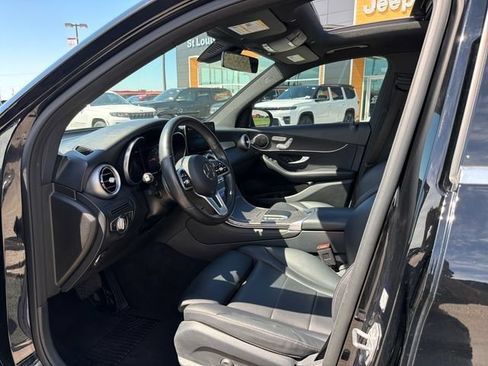 Used 2021 Mercedes-Benz GLC 300 w/ Premium Package image 22