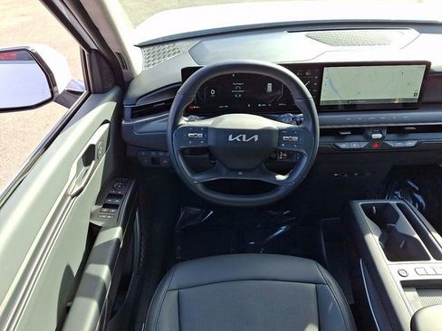 Used 2026 Kia EV9 Light image 16