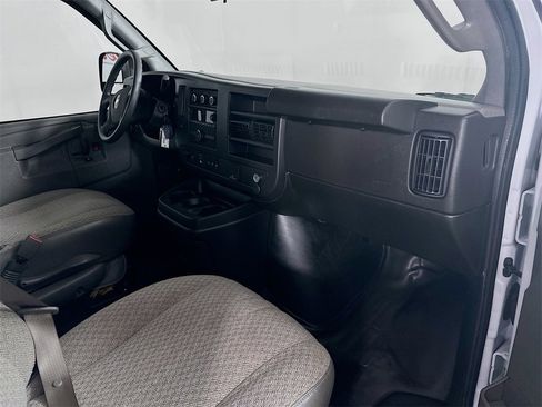 Used 2023 Chevrolet Express 3500 LS image 29