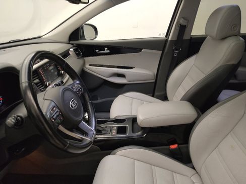 Used 2017 Kia Sorento SX image 17
