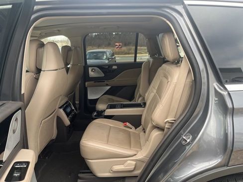 Used 2021 Lincoln Aviator Reserve w/ Equipment Group 202A image 15