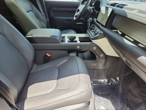 New 2025 Land Rover Defender 130 S image 3