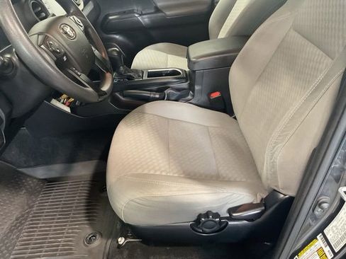Used 2022 Toyota Tacoma SR AWD/4WD image 10