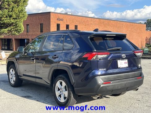 Used 2019 Toyota RAV4 XLE image 2