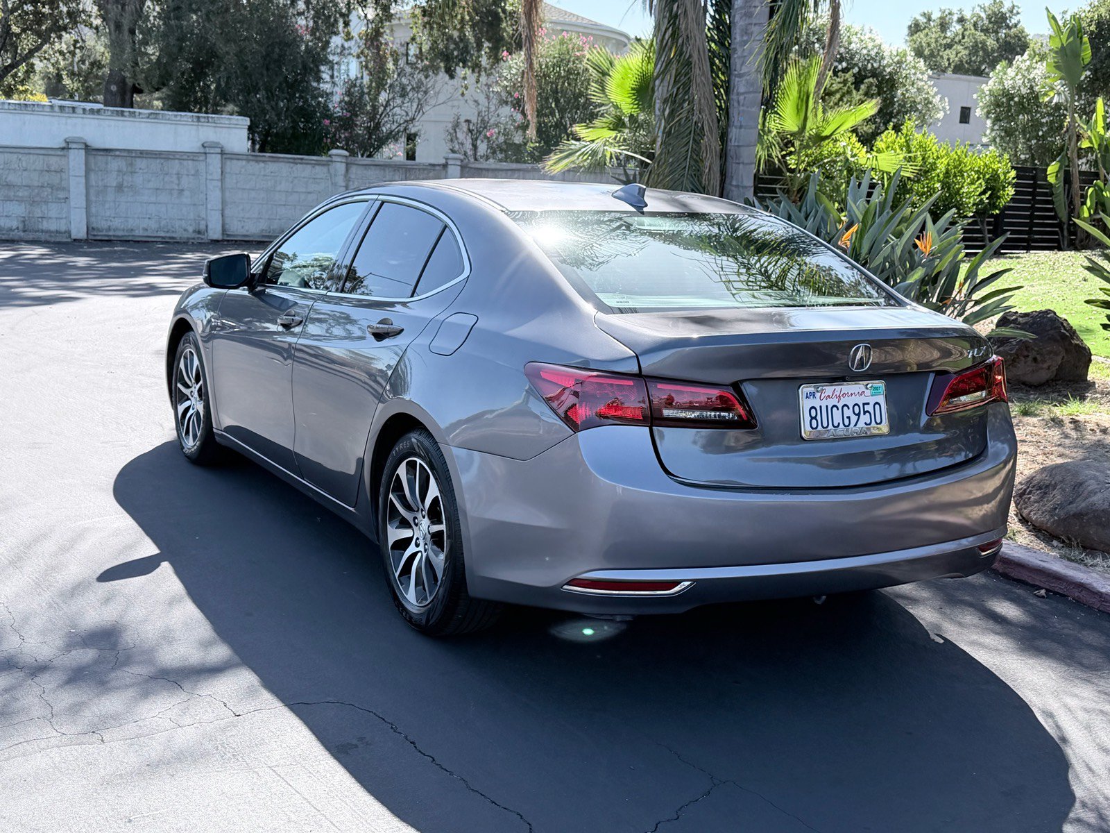 Used 2017 Acura TLX FWD image 3