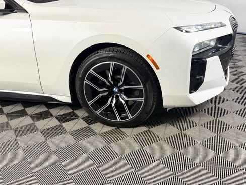 Used 2023 BMW 740i w/ Executive Package RWD image 13