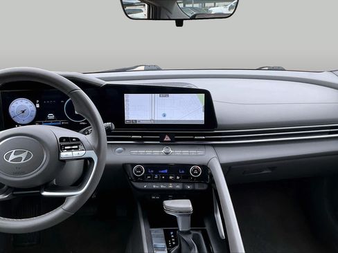 Used 2025 Hyundai Elantra SEL FWD image 8