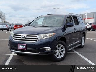 Used 2012 Toyota Highlander SE w/ Tow Pkg video 1