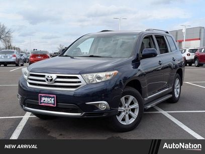 Used 2012 Toyota Highlander SE w/ Tow Pkg