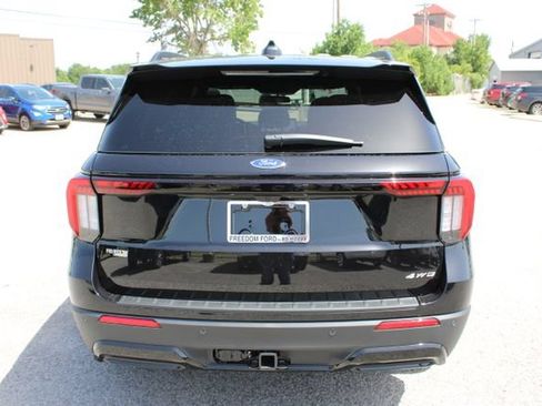 New 2026 Ford Explorer ST-Line w/ ST-Line Street Pack AWD/4WD image 4