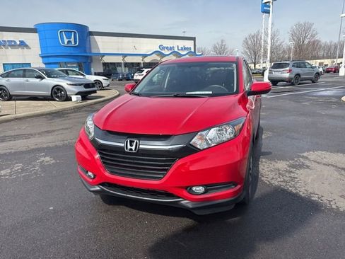 Used 2018 Honda HR-V EX image 2