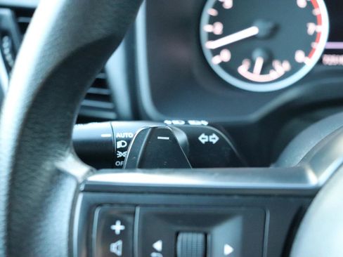 Used 2024 Nissan Rogue SV image 28