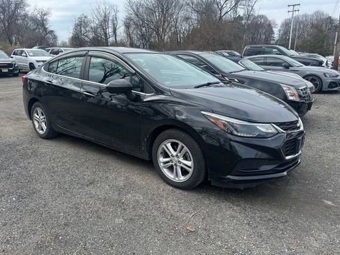 Used 2017 Chevrolet Cruze LT image 1