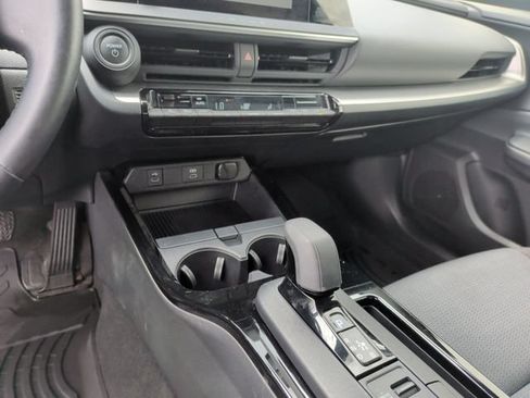 Used 2025 Toyota Prius LE FWD image 22