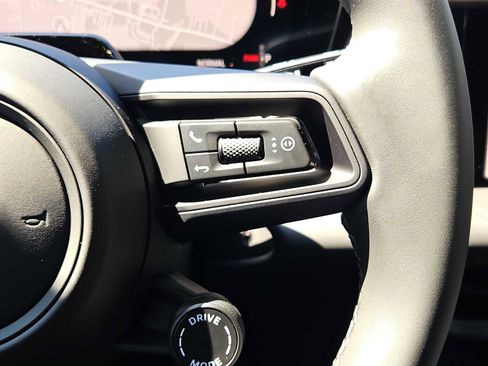 New 2026 Porsche Macan 4 Electric AWD/4WD image 16