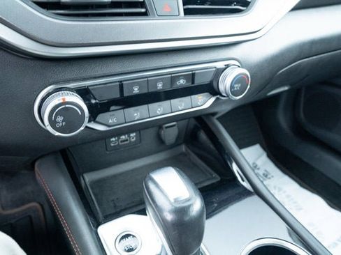 Used 2024 Nissan Altima 2.5 SR image 20