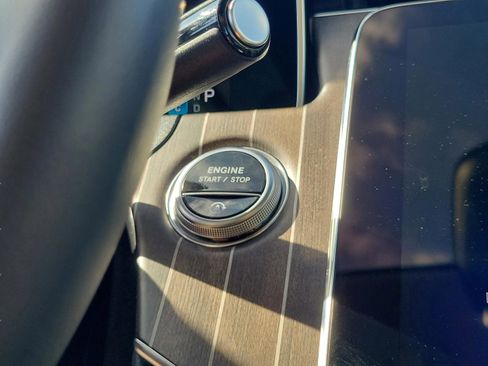 Used 2025 Mercedes-Benz E 350 Sedan image 18