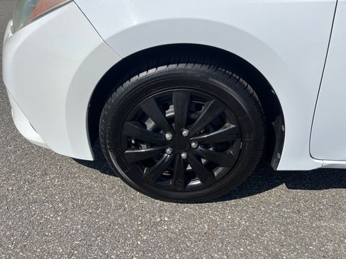 Used 2015 Toyota Corolla LE FWD image 26