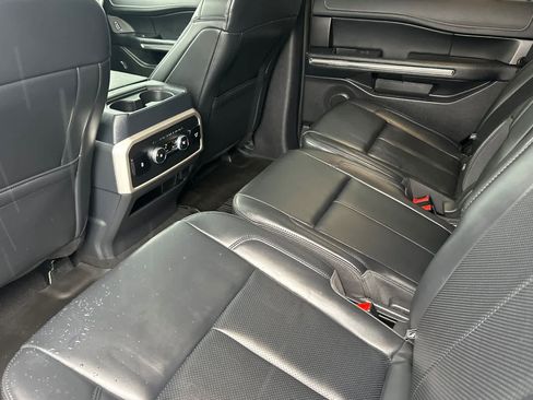 Certified 2024 Ford Expedition XLT image 4