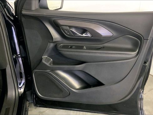 Used 2024 GMC Terrain SLE FWD image 25
