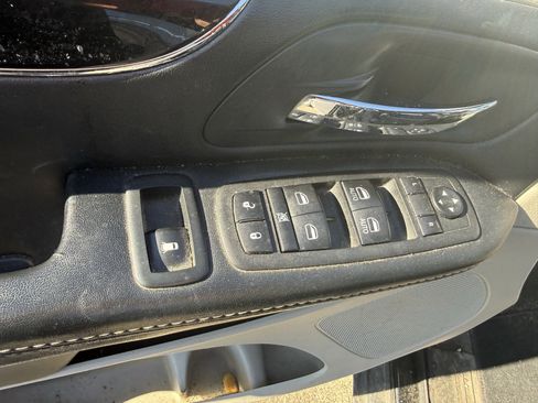 Used 2018 Dodge Grand Caravan SXT image 9