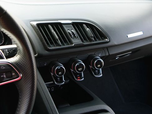 Used 2020 Audi R8 V10 performance image 17