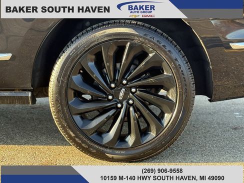 Used 2020 Lincoln Navigator Reserve image 4