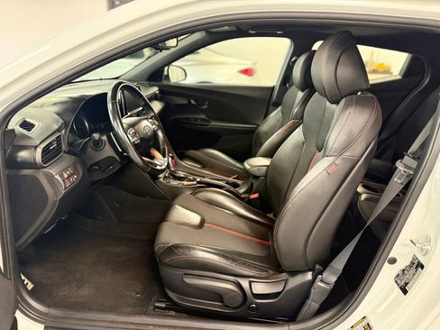 Used 2019 Hyundai Veloster Turbo image 9
