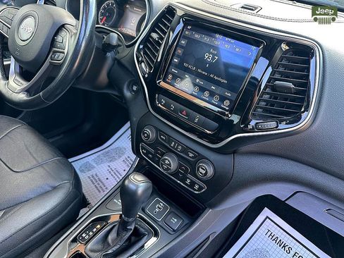 Used 2021 Jeep Cherokee Limited image 25