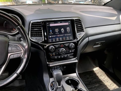 Used 2019 Jeep Grand Cherokee Altitude AWD/4WD image 18