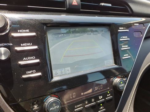 Used 2018 Toyota Camry XSE FWD image 27