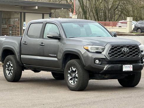 Used 2021 Toyota Tacoma TRD Off-Road image 9